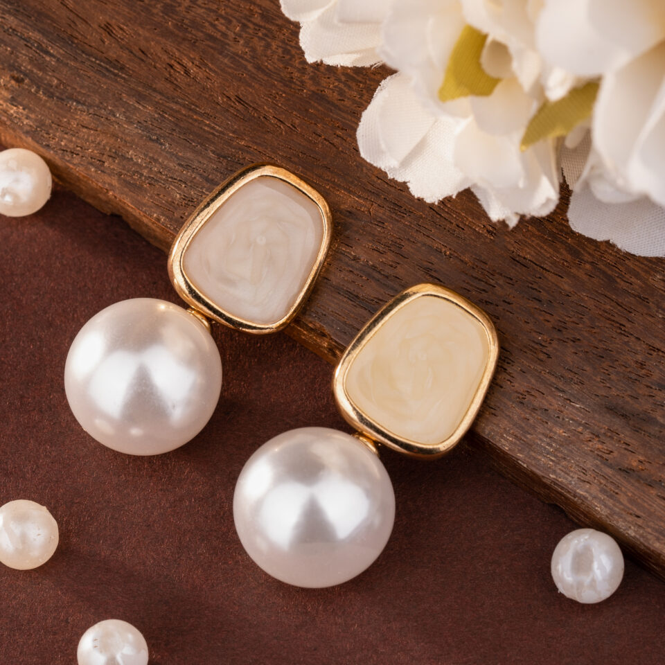 Beige Quartz Pearl Drop Earring