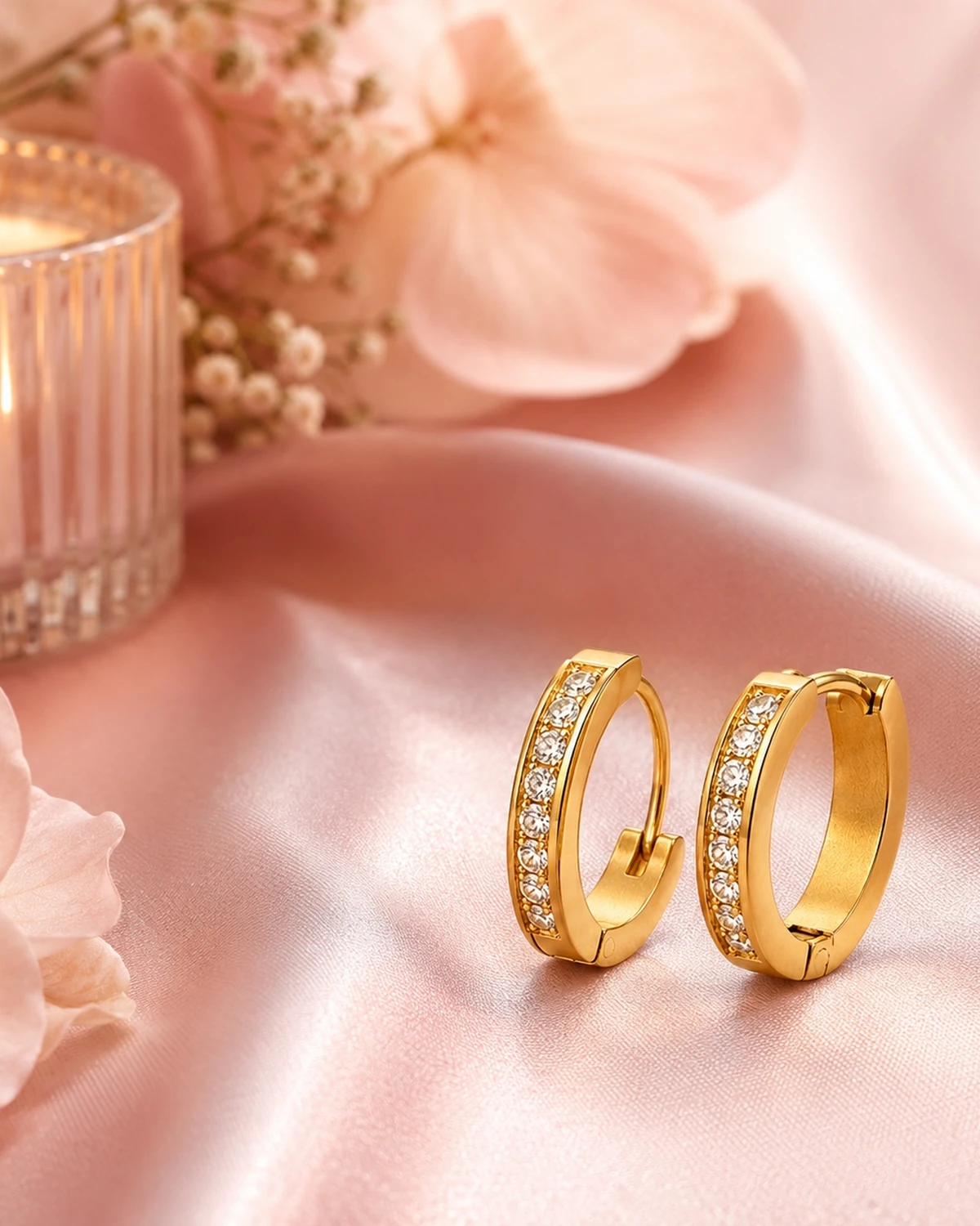 Gold earrings from Charmiq
